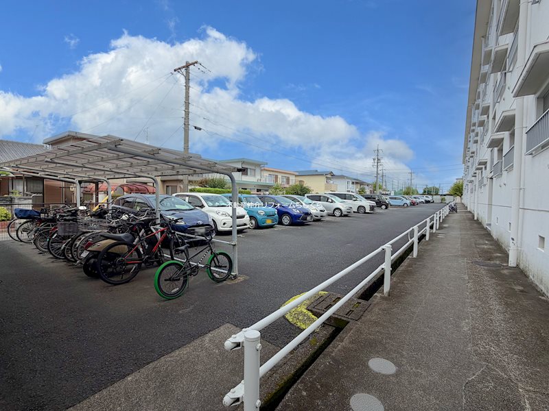 共用部写真（駐車場）