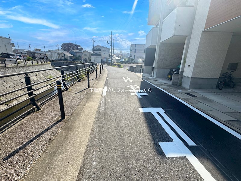 現地写真（前面道路含む現地写真）