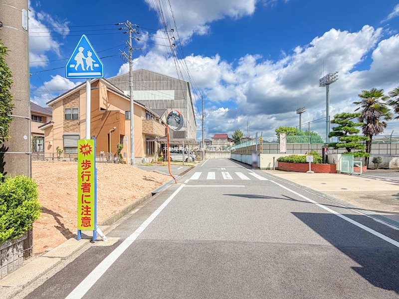 現地写真（前面道路含む現地写真）