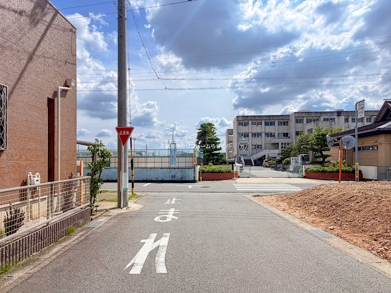 現地写真（前面道路含む現地写真）