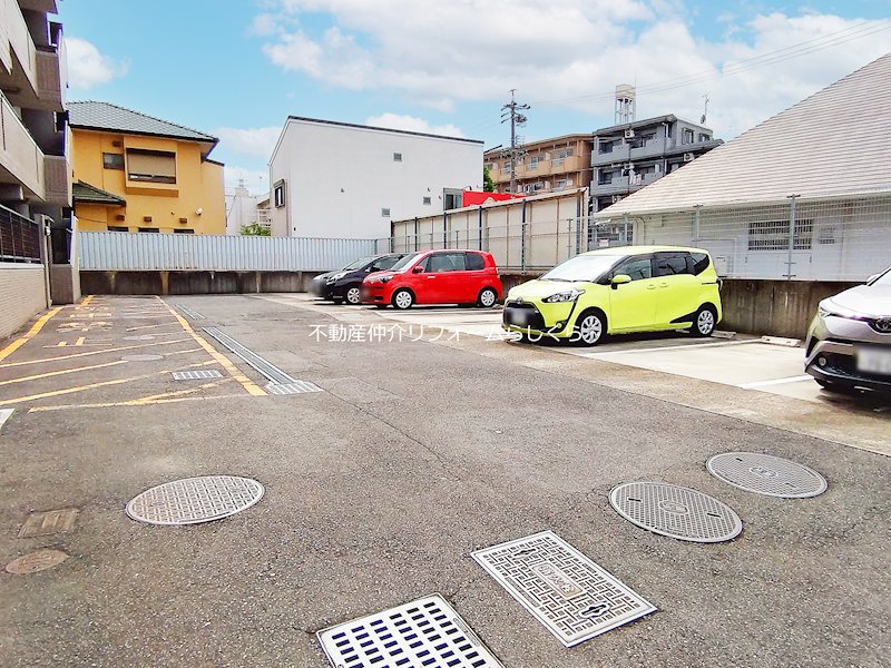 共用部写真（駐車場）