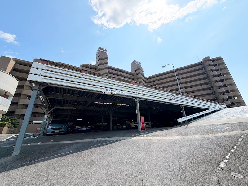 共用部写真（駐車場）