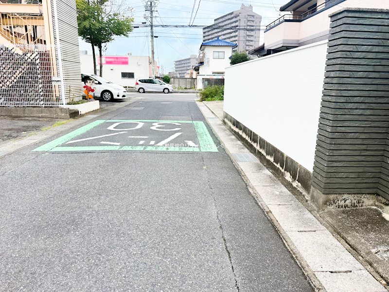 現地写真（前面道路含む現地写真）