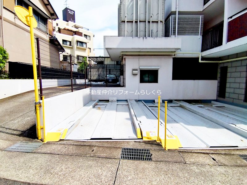共用部写真（駐車場）