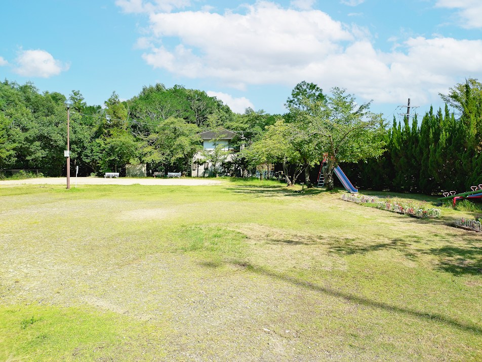 五色園とんねる公園